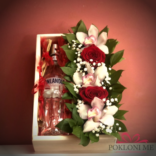 Finlandia vodka sa Ružama & Orhidejama u box kutiji + Poklon čestitka